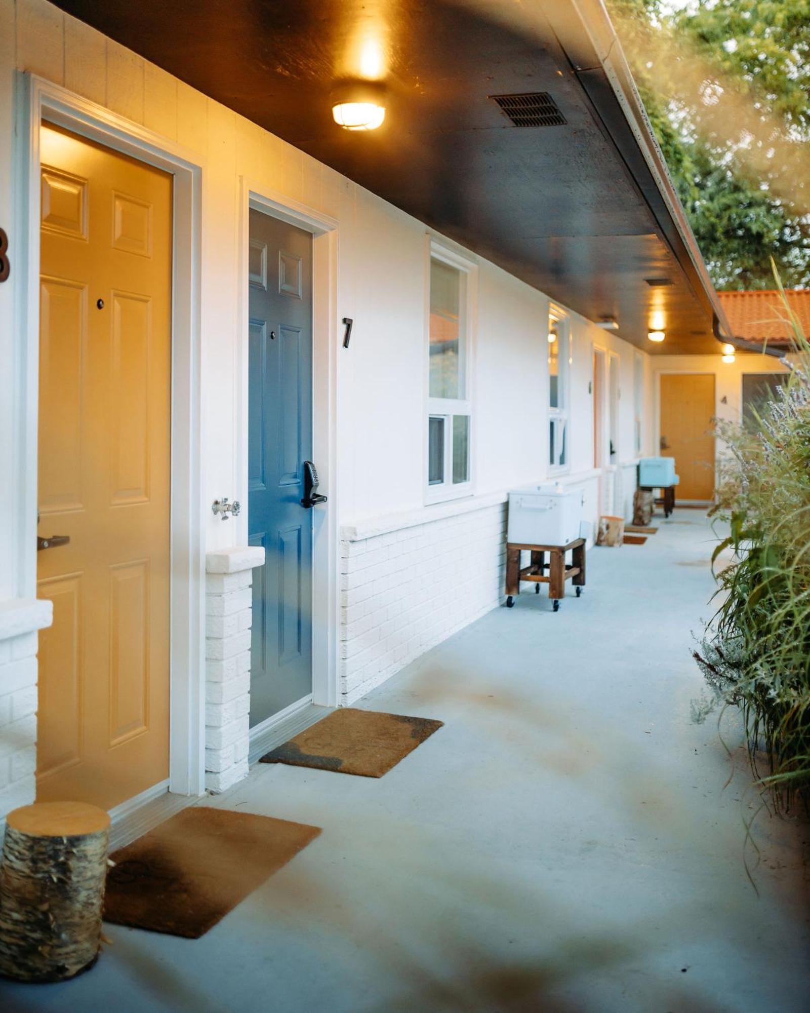 Penny'S Motel Thornbury Eksteriør billede